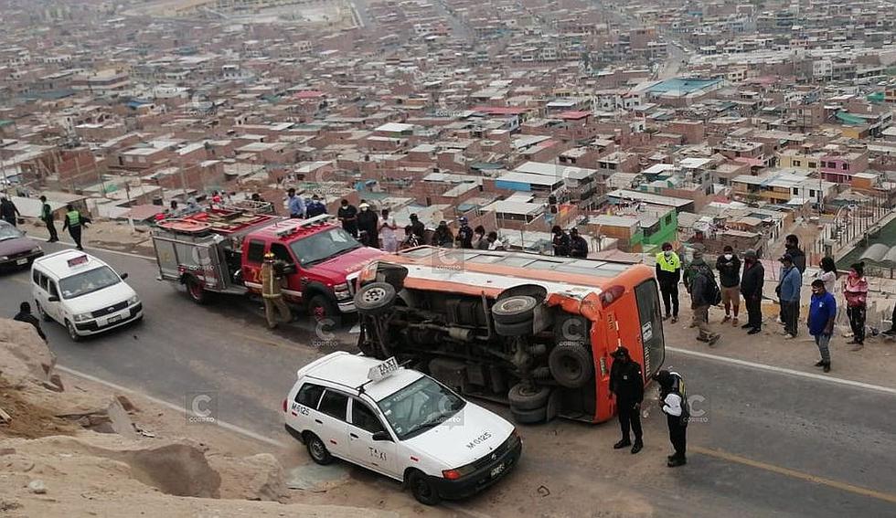 Tacna: Bus sin frenos se estrella contra casa y luego vuelca
