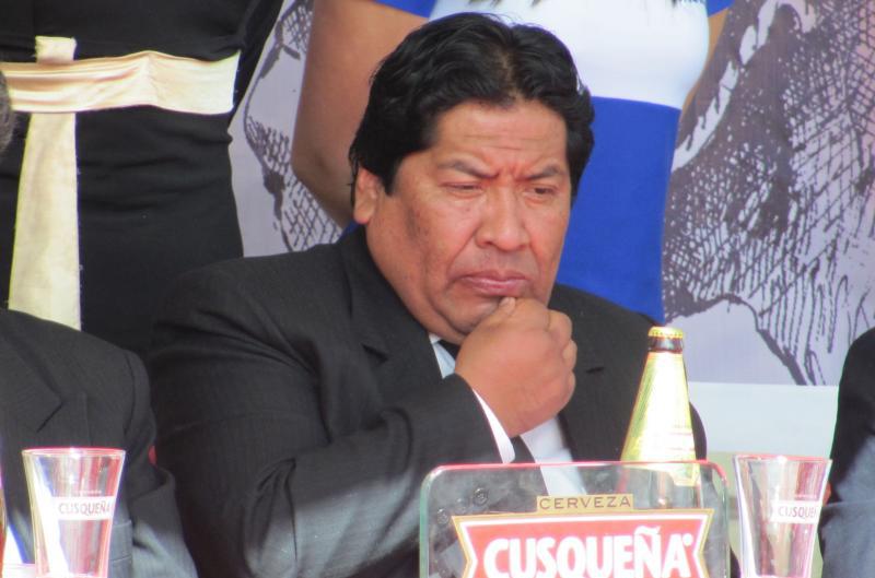 Alcalde de Juliaca deja el cargo y paro se levanta