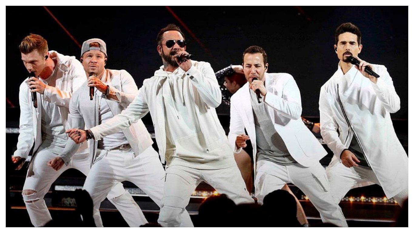 ​Backstreet Boys hicieron delirar a sus fans en Viña del Mar (VIDEO)