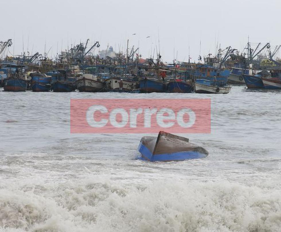 Olas de cinco metros arrasaron el desembarcadero de Ilo (FOTOS)