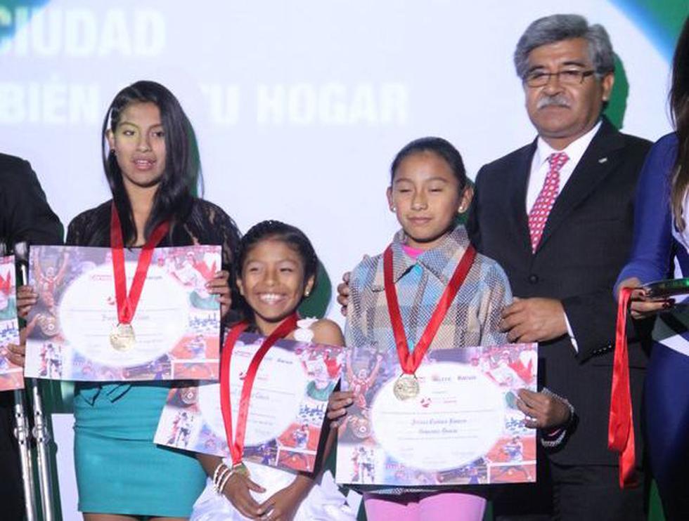 Correo reconoció a los mejores deportistas de la región