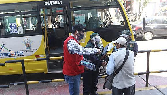 Arequipa: Se multó a 356 por transportar a pasajeros sin protector facial