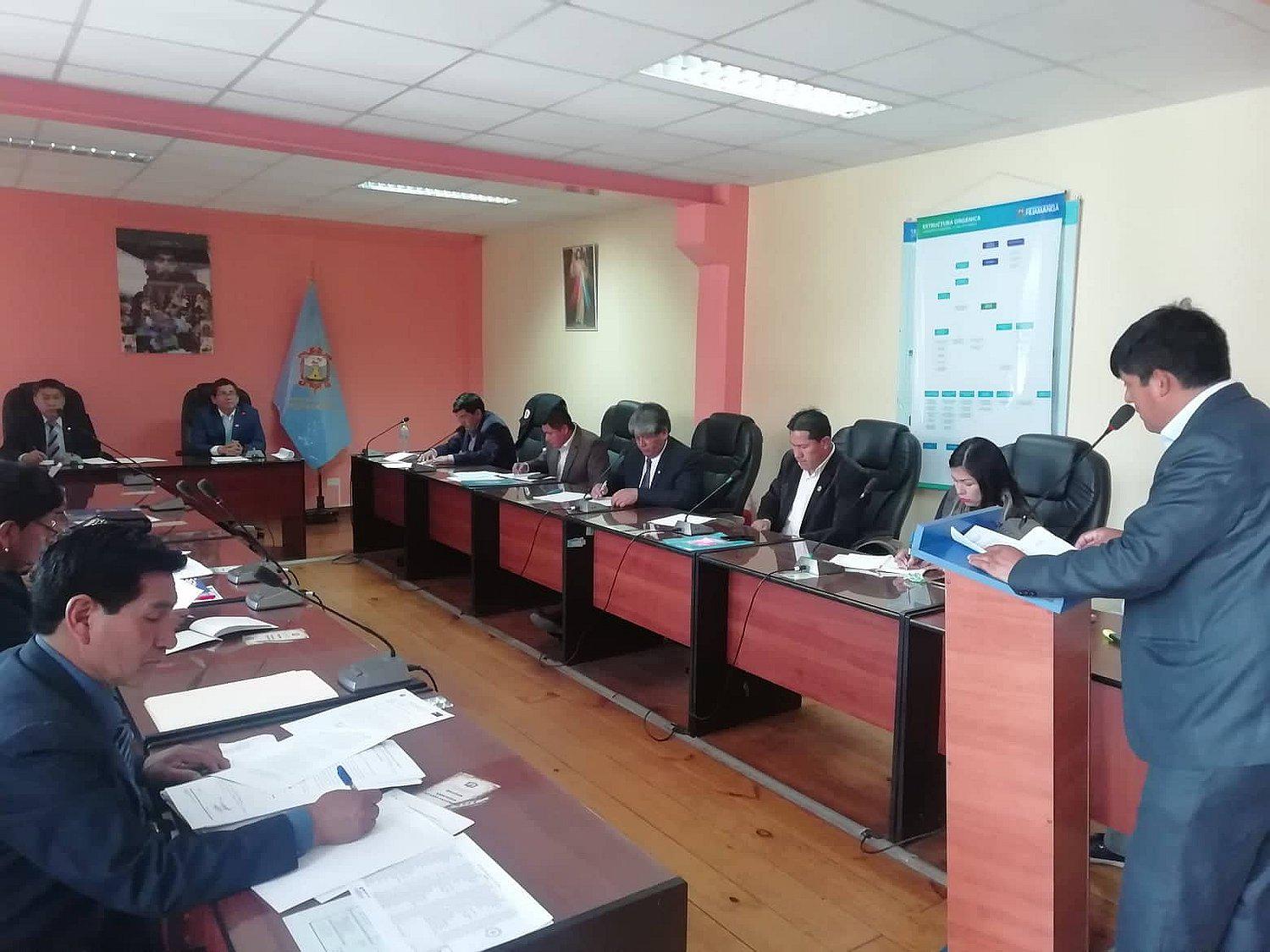 Tensión en Concejo Provincial de Huamanga al debatir la firma de un convenio