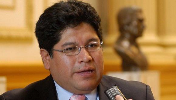 ​"Salida de Daniel Mora no obedece a presiones", aclara vocero de Perú Posible