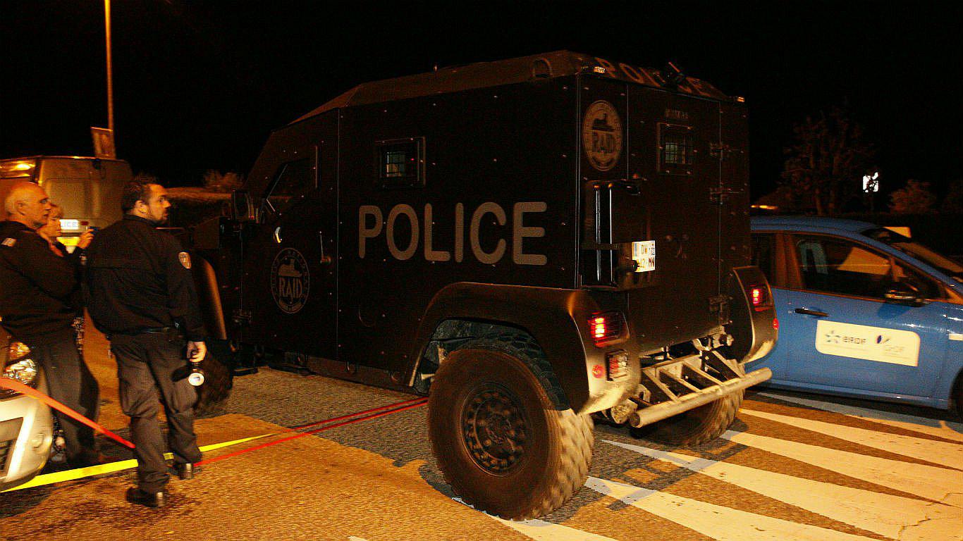 Francia: Policía mató a sujeto que asesinó a agente y secuestro a su familia