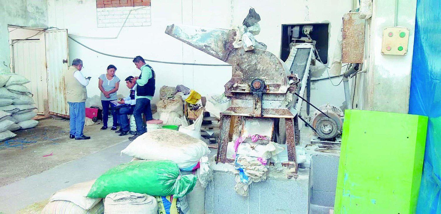 Incautan 32 toneladas de sal de mesa adulterada en una fábrica clandestina en Piura