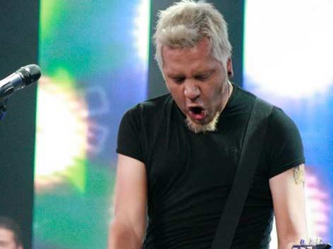 Video: 'James Hetfield' de Metallica encendió el set de Yo Soy