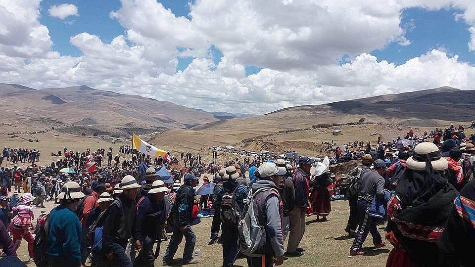 Las Bambas: Comuneros no dan tregua y bloquean vía a proyecto minero