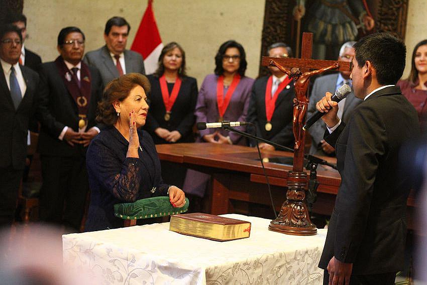 Lilia Pauca Vela fue juramentada  como alcaldesa de Arequipa