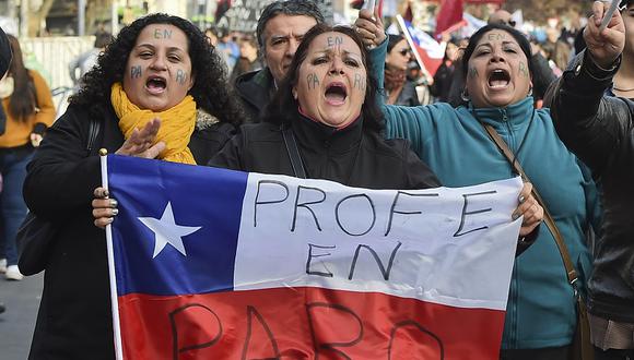Chile: Docentes decidirán continuidad del paro en rechazo a carrera docente