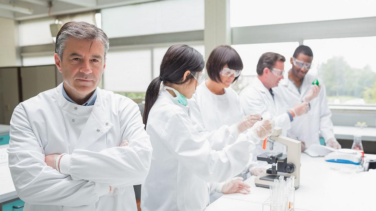 Ley permitirá que investigadores peruanos ganen como un congresista