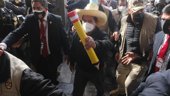 Candidato de Perú Libre se dirige a Juliaca para continuar con sus actividades por el cierre de campaña electoral. (Foto: Correo)