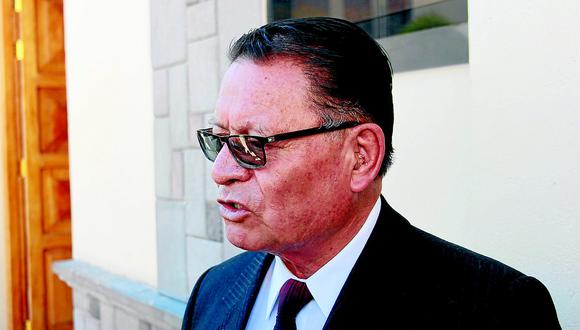 Estrada: “Le entregué S/800 y S/500 soles al consejero Uriel Salazar Herrera”