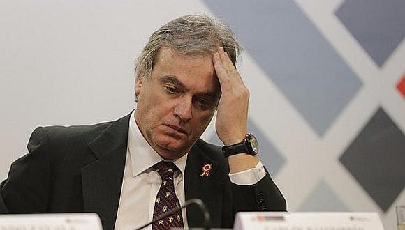 PPK informó que no aceptó la renuncia del ministro Carlos Basombrío