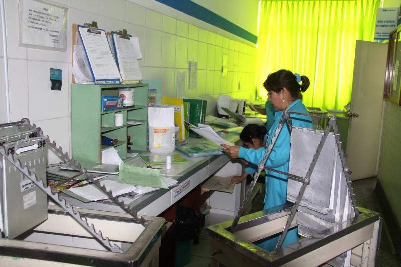 EsSalud urge de 4 especialidades para satisfacer demanda de población