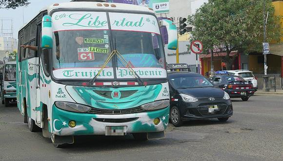 Hampones asaltan dos microbuses en Trujillo 