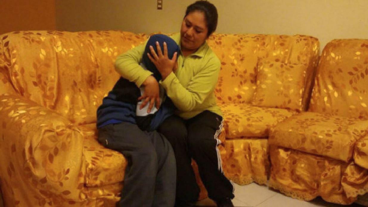 Madre de menor agredido por el obispo de Puno se pronunció y dijo esto 