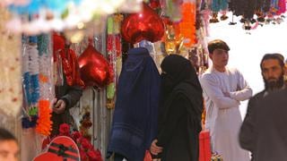 “Eslogan de los infieles”: El día de los Enamorados, fecha prohibida por los talibanes en Afganistán