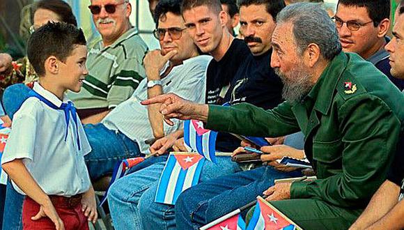 Fidel Castro: "Balserito" Elián González realizó guardia de honor en homenaje a líder cubano (FOTOS)