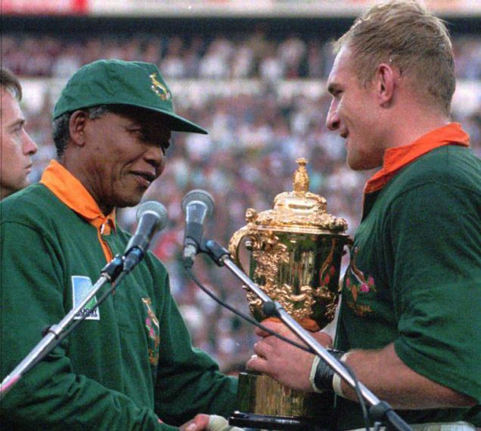 Nelson Mandela: El hombre que unió al pueblo con los deportes