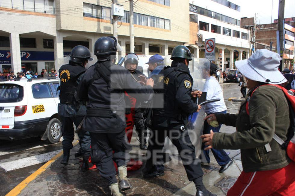 Violencia en protesta contra ley Servir: PNP usa "pinochito" para repeler a protestantes 