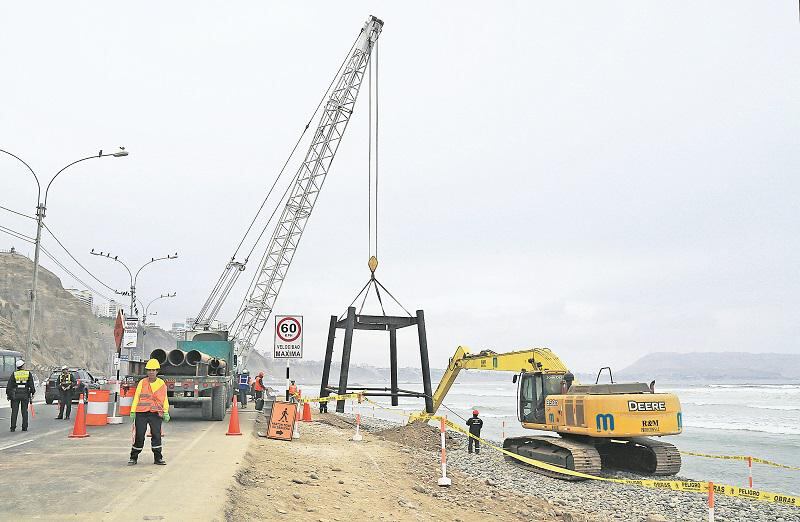 Luis Castañeda enfrenta al Ejecutivo por obras