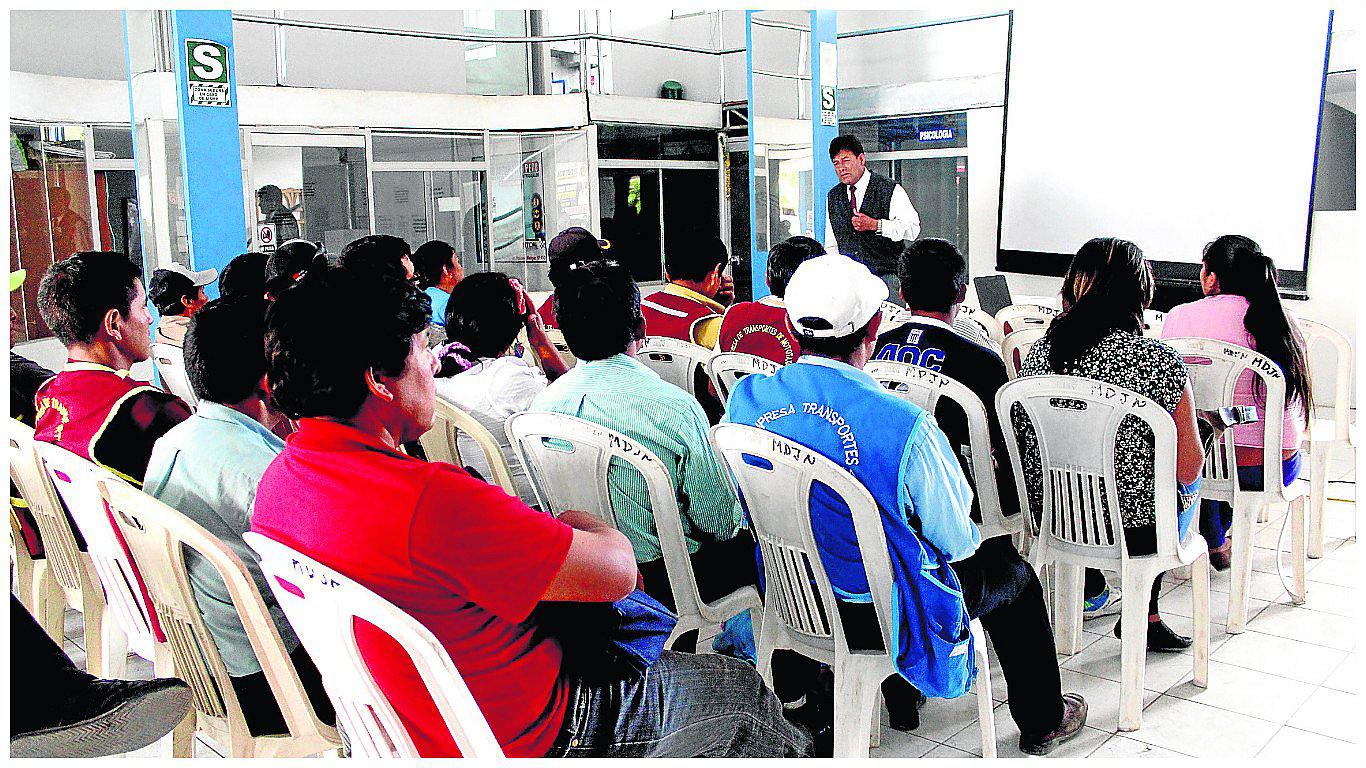​Prohíben el uso del logo de Minedu en cursos que no tienen autorización