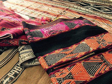 Colección de textiles de Ayacucho y Lambayeque se exhibe en Italia 