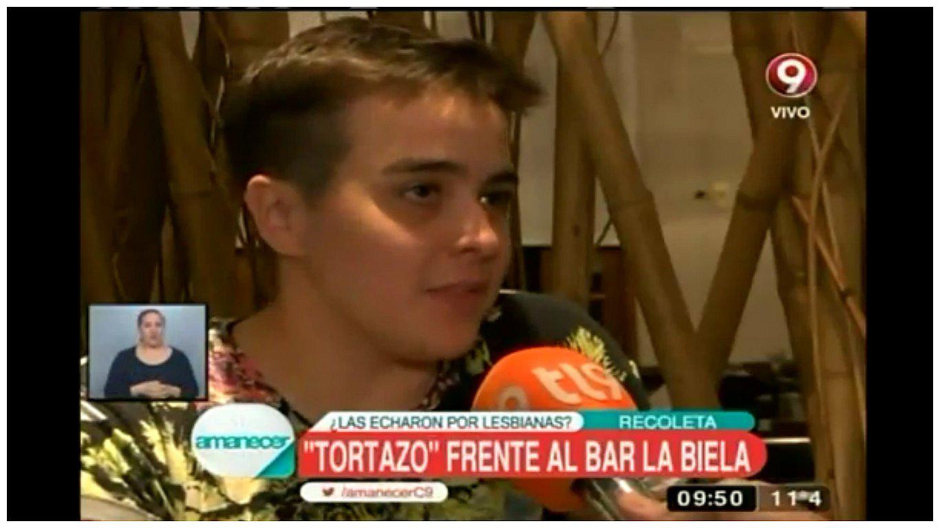 YouTube: Las expulsaron de un bar por ser lesbianas (VIDEO)