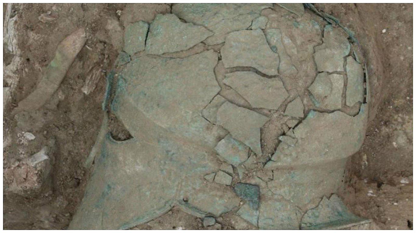 Hallan casco similar al de la diosa Atenea en el sudoeste de Rusia (FOTO)