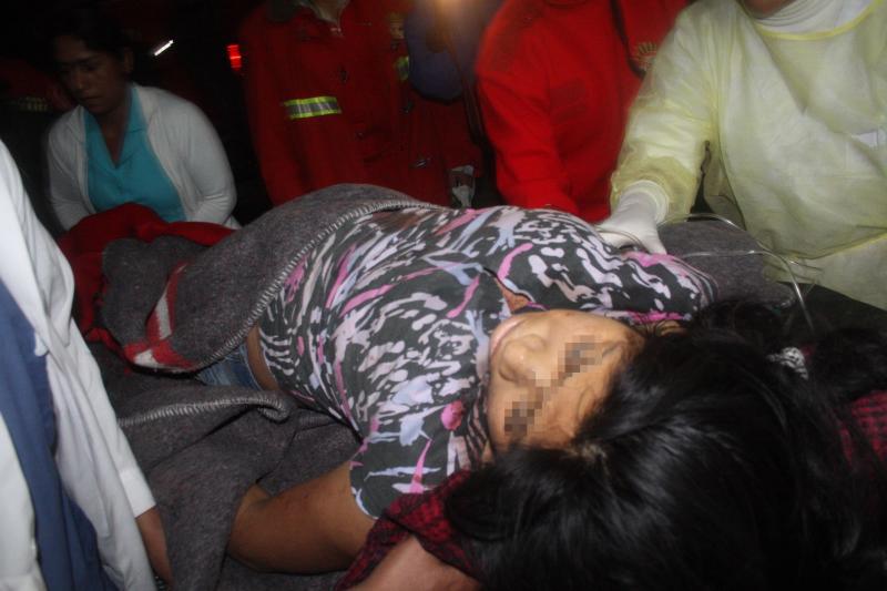 Acuchilla hija al descubrirla teniendo relaciones