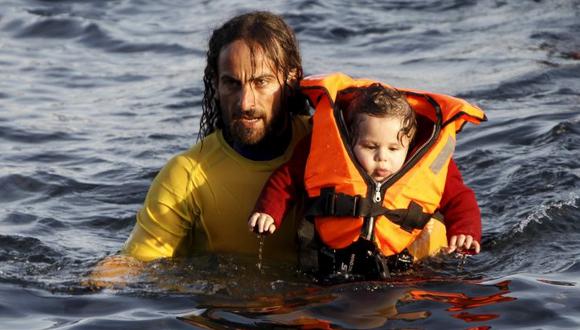 Mar Egeo: Al menos 21 migrantes muertos, entre ellos 8 niños, en dos naufragios