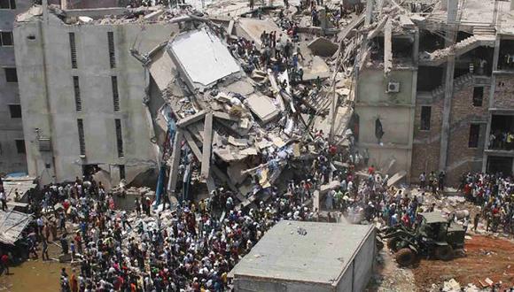 Bangladesh: Derrumbe de edificios deja al menos 100 muertos. 