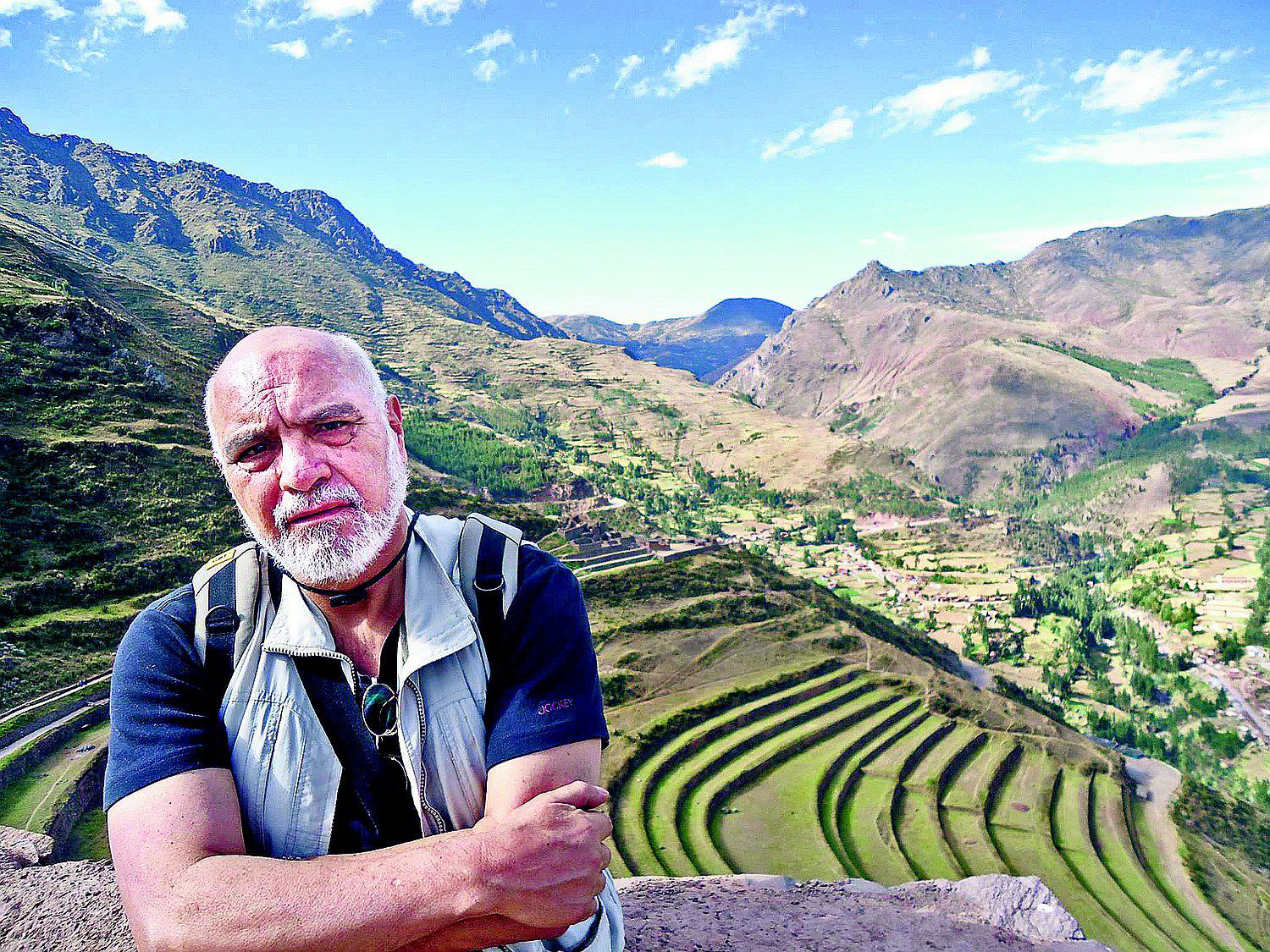 Muere el poeta peruano Tulio Mora, miembro de Hora Zero, a los 70 años