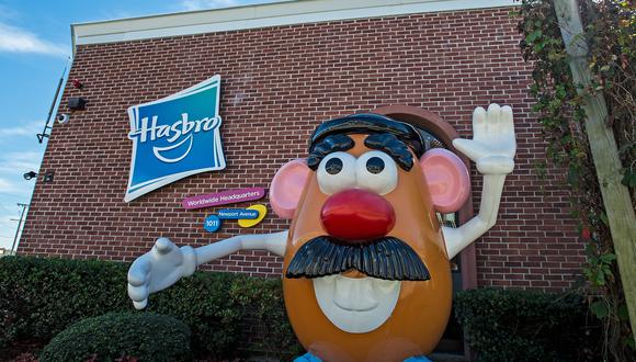 Hasbro, compañía fabricante del juguete Cara de Papa (Mr. Potato Head), ha decidido eliminar la palabra “señor” de su línea para que sea de género neutral. (Foto: EFE)