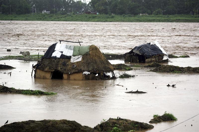 Afganistán: Inundaciones dejan 116 muertos y 120 heridos