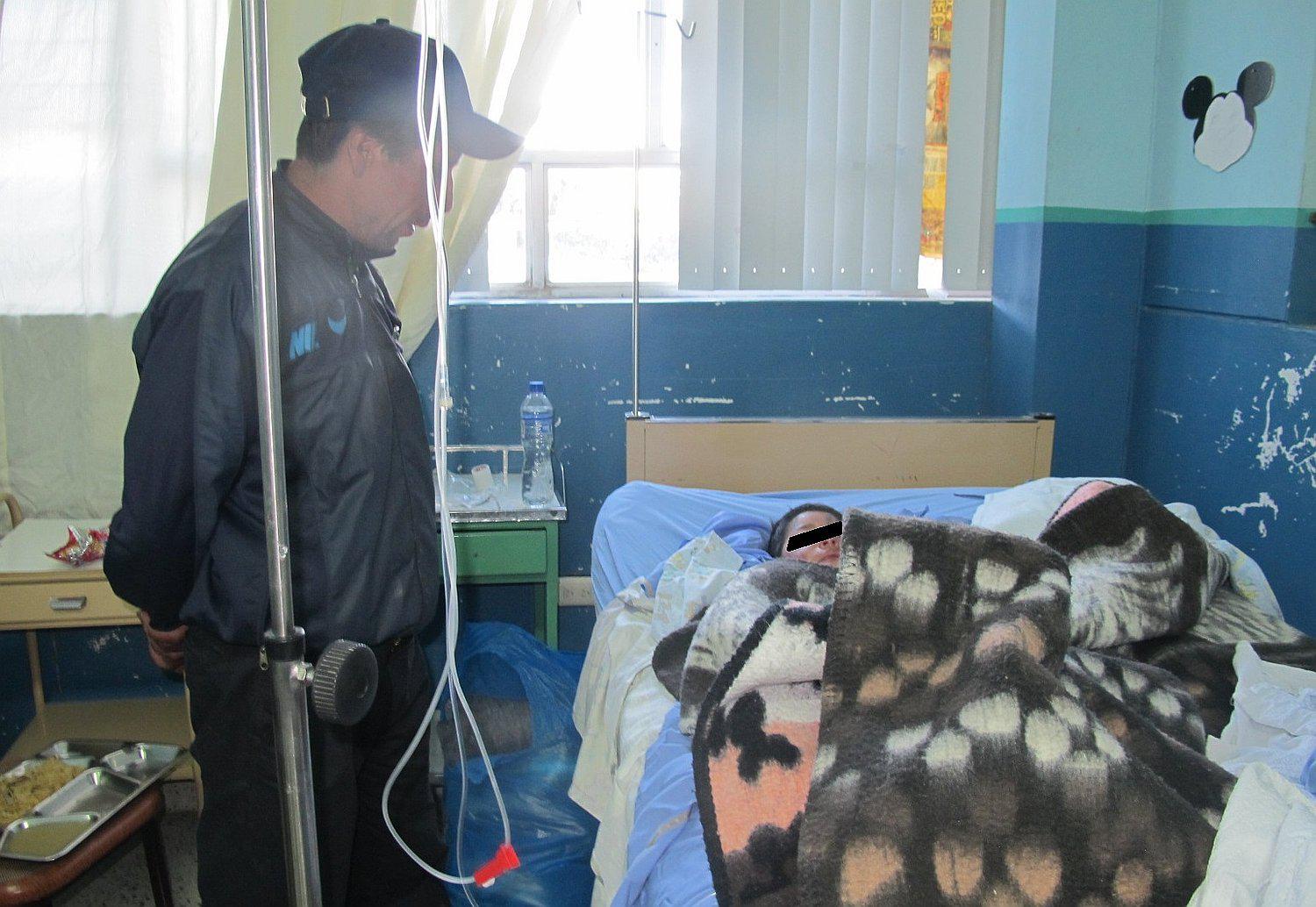 Niño se queda dormido con vela encendida y sufre graves quemaduras