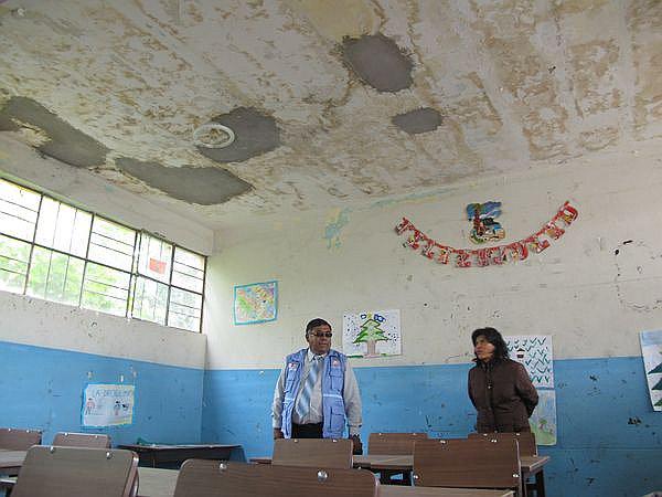 Autoridades de Educación supervisan daños en colegios producto de las lluvias