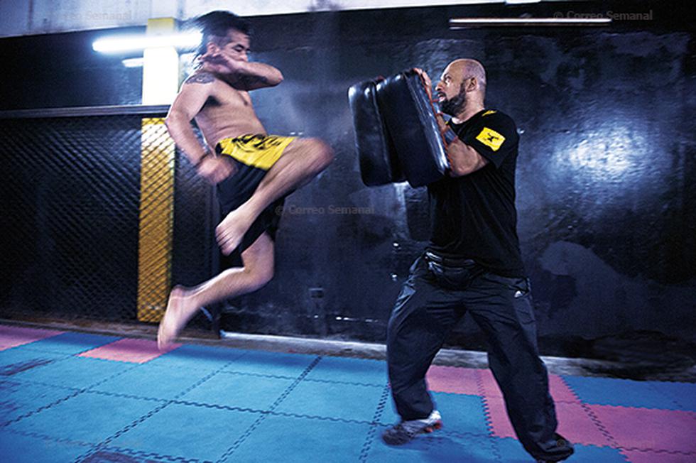 Puños que salvan: psicólogo usa el deporte para combatir la violencia