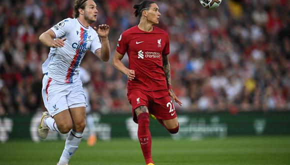 Liverpool vs. Crystal Palace: Andersen y Darwin Núñez tuvieron varios roces durante el partido. Foto: AFP.