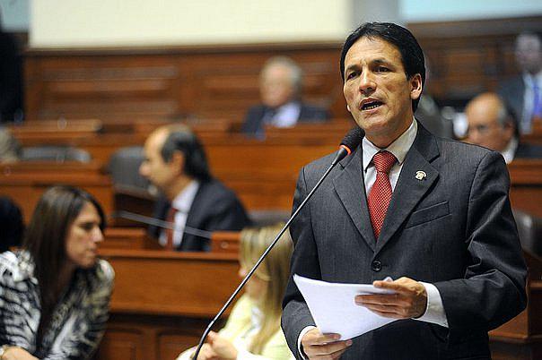 Segundo Tapia asegura que ministra de salud no actuó correctamente en caso Moreno