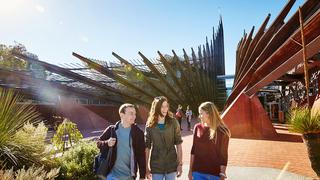 Australia aumenta incentivos para atraer a miles de estudiantes de maestrías