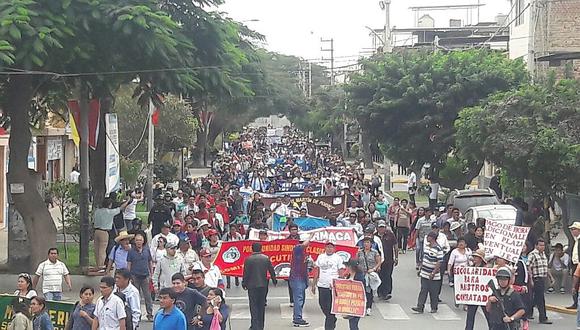 Los docentes de Piura se mantienen en huelga (VIDEO)