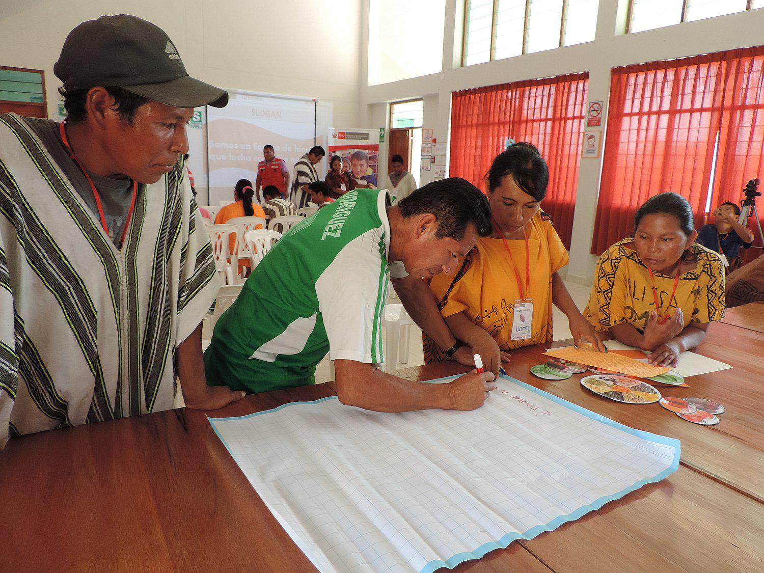 En idioma asháninka capacitan a comunidades nativas en preparación de alimentos