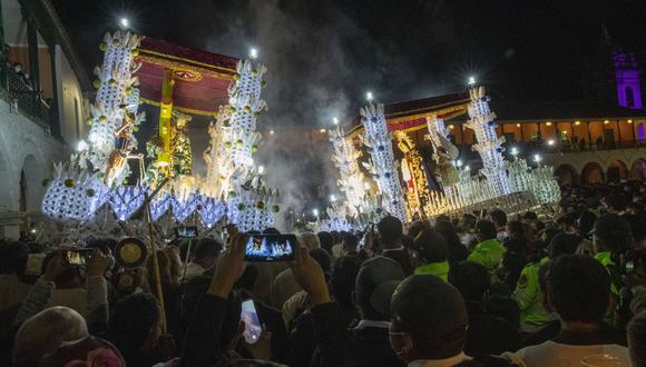 Emotiva procesión del encuentro en Ayacucho