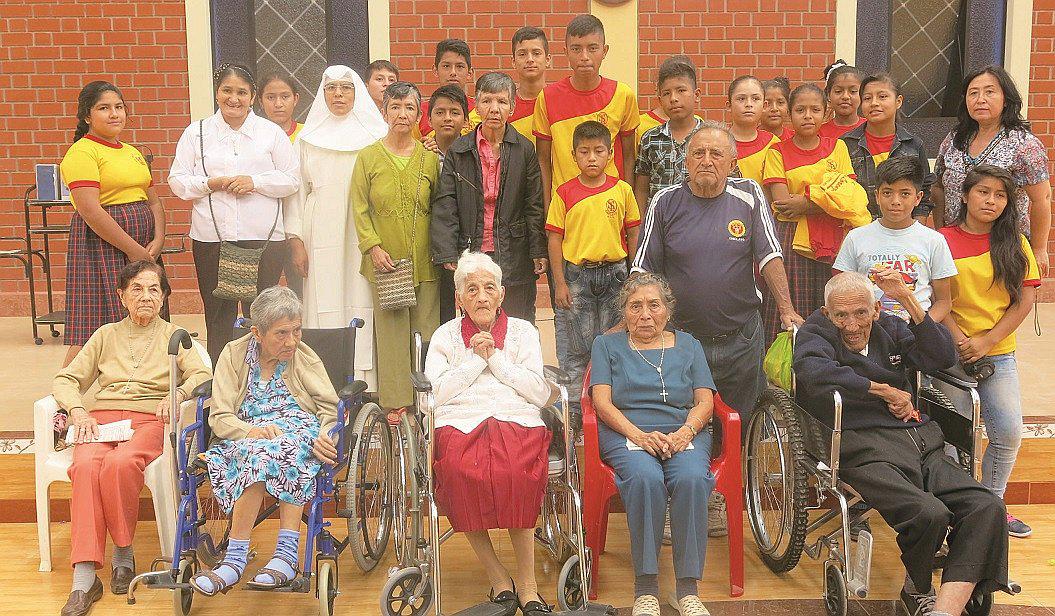 Lambayeque: El eterno amor de madre y la lucha contra la soledad en el asilo de ancianos