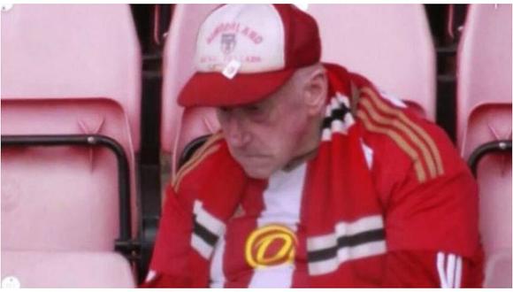 El desolador llanto de un veterano hincha del Sunderland por el descenso de su equipo [VIDEO]