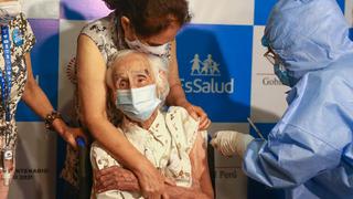 Mujer de 104 años es la primera adulta mayor en ser vacunada contra la COVID-19 en el Perú (VIDEO)