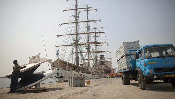 Ghana: Fragata Libertad abandona el puerto de Tema