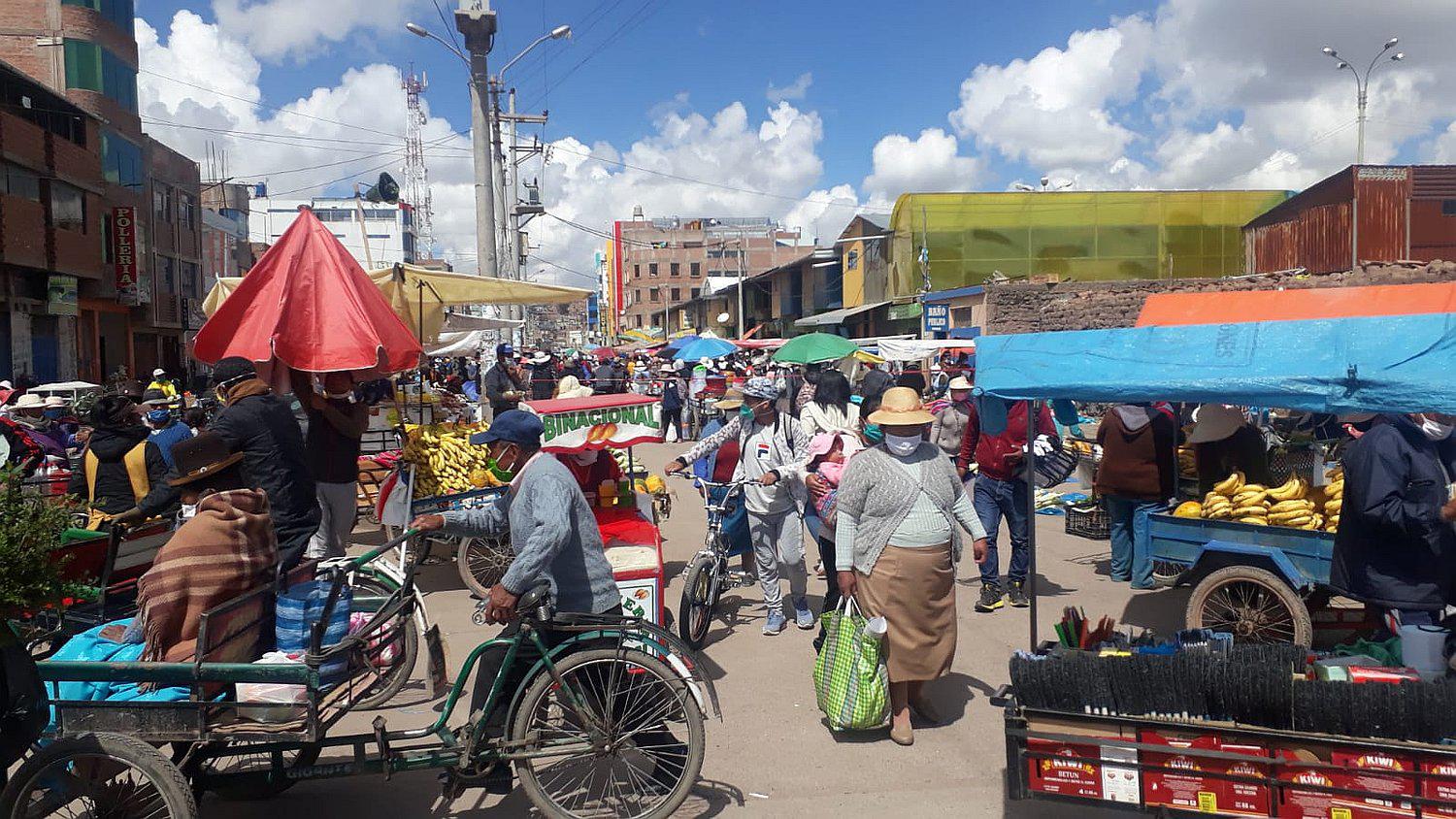 Juliaca: Más de 5 mil pruebas se requieren para intervenir mercados y bancos por COVID-19